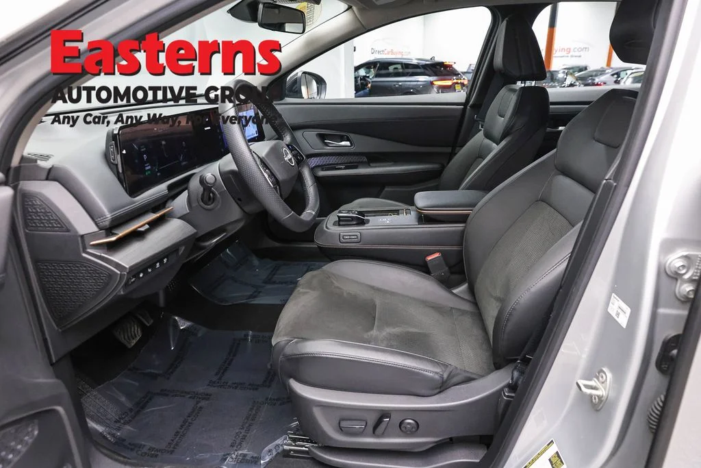 Used 2023 Silver Nissan ENGAGE image 13