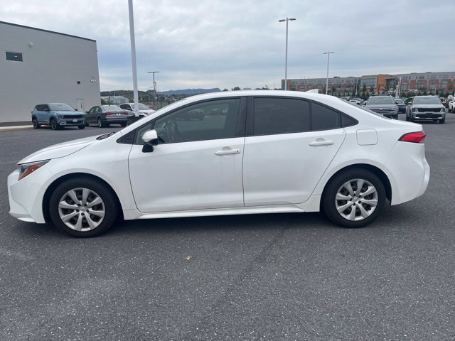 Used 2020 White Toyota LE image 4