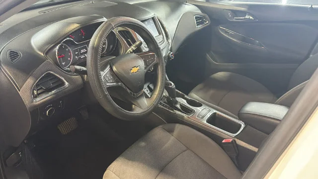 Used 2019 White Chevrolet LS image 24