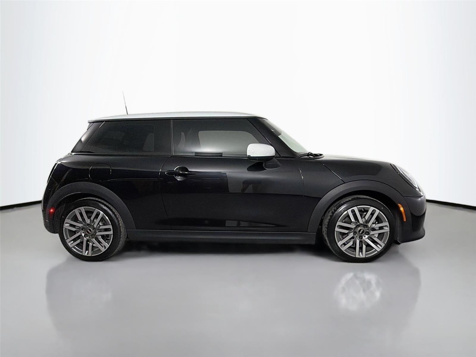 New 2026 Midnight Black II Metallic MINI Cooper S image 4