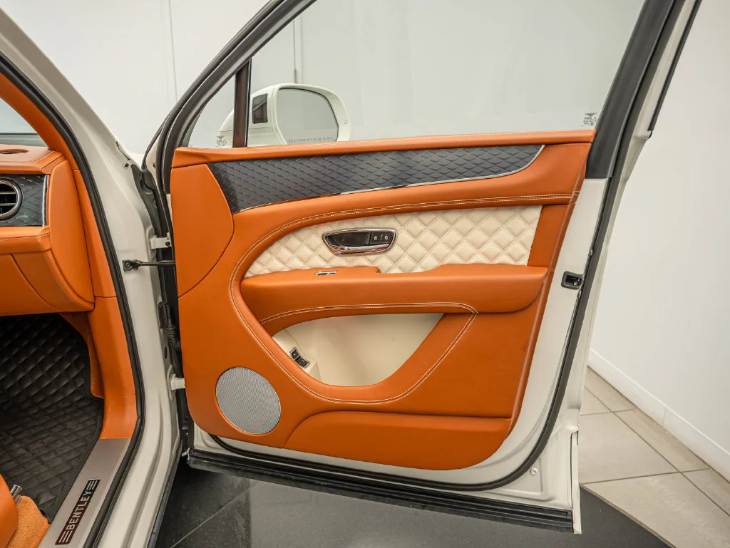 Used 2022 White Bentley V8 image 67