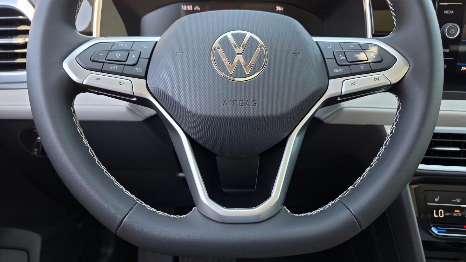 New 2026 Pure White Volkswagen SE image 27