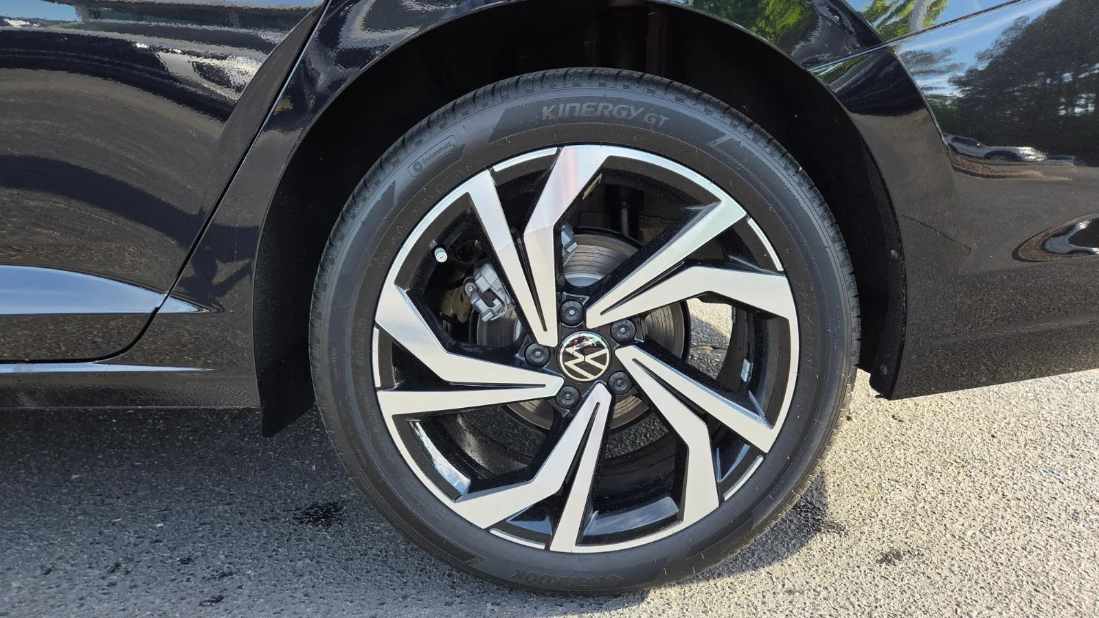 New 2026 Deep Black Pearl Volkswagen SEL image 11