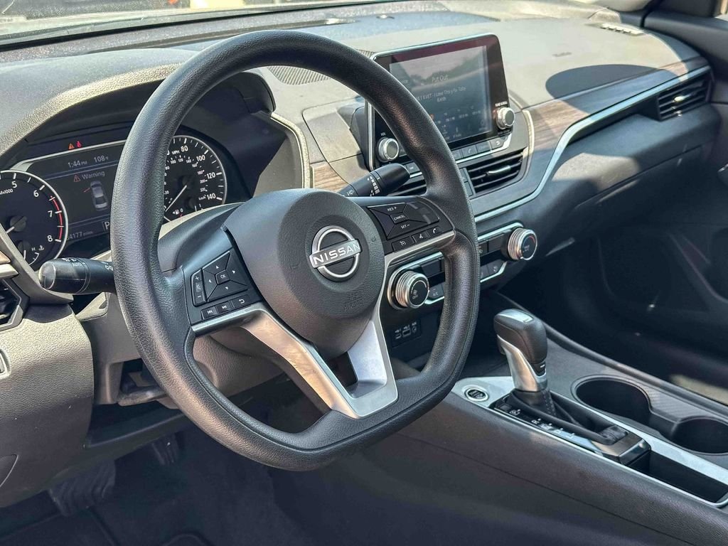 2025 Nissan Altima SV - Photo 12