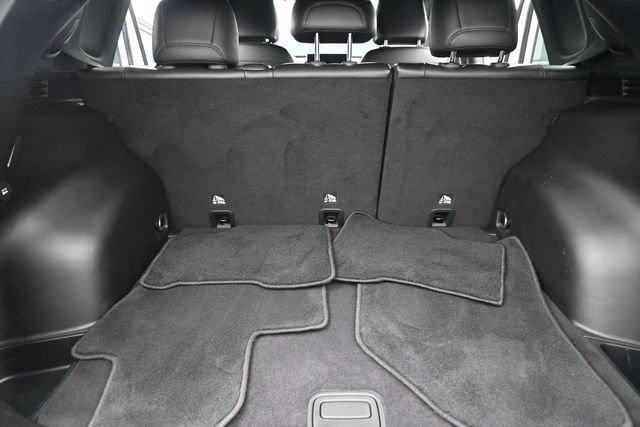 Used 2023 White Jeep Limited image 9