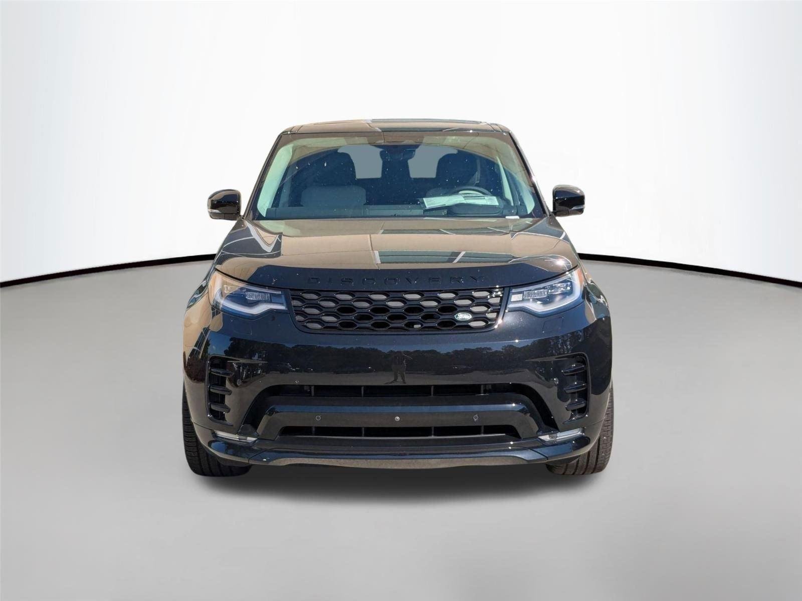 Used 2025 Santorini Black Metallic Land Rover Dynamic SE image 2