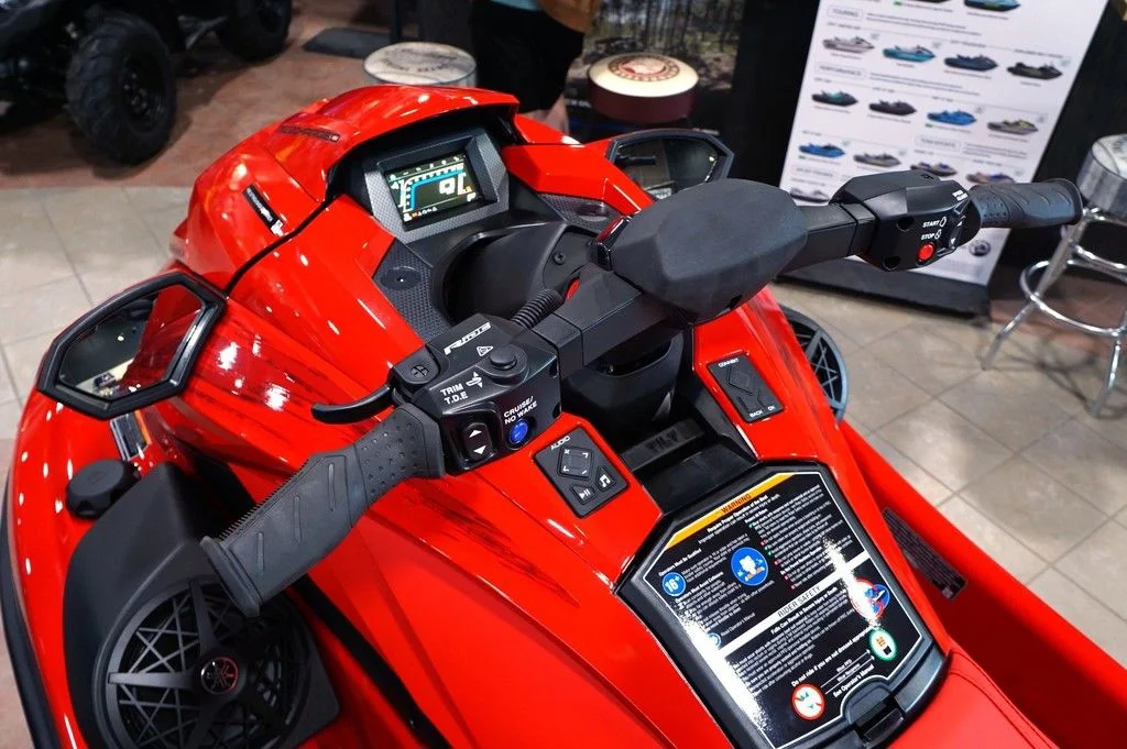 New 2026 TORCH RED Yamaha  image 4
