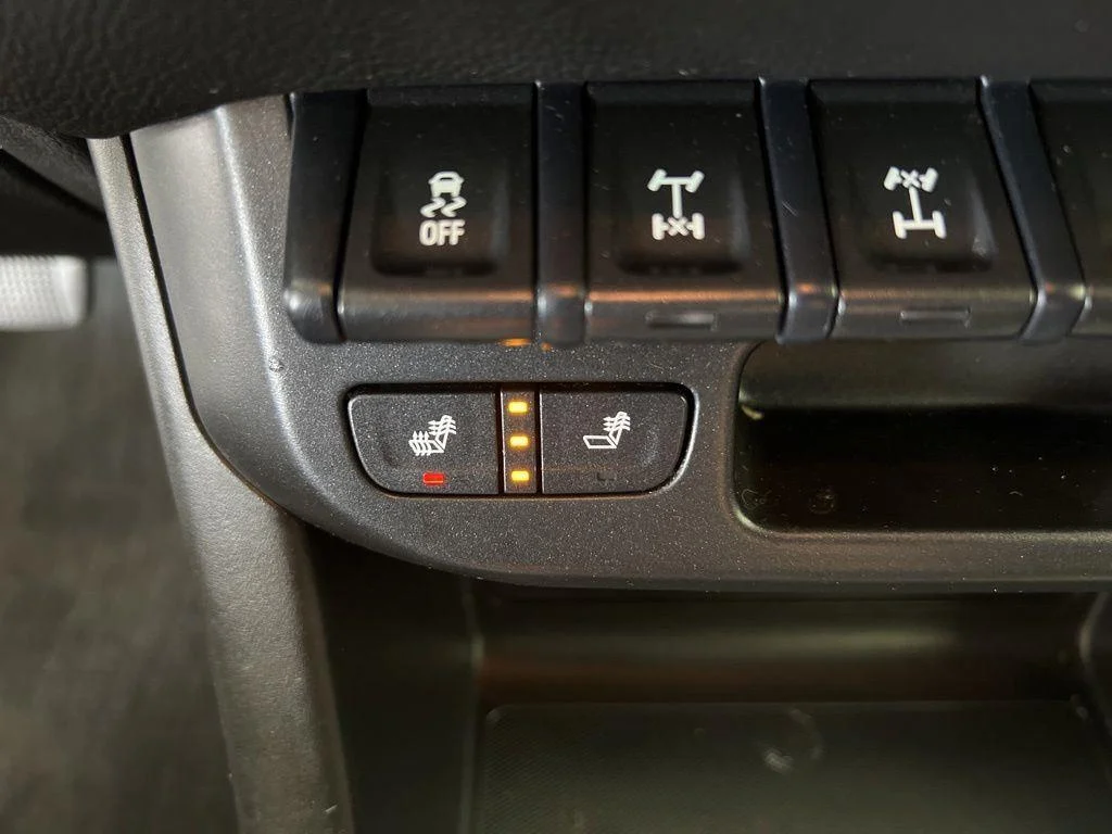 Used 2021 Black Chevrolet ZR2 image 17
