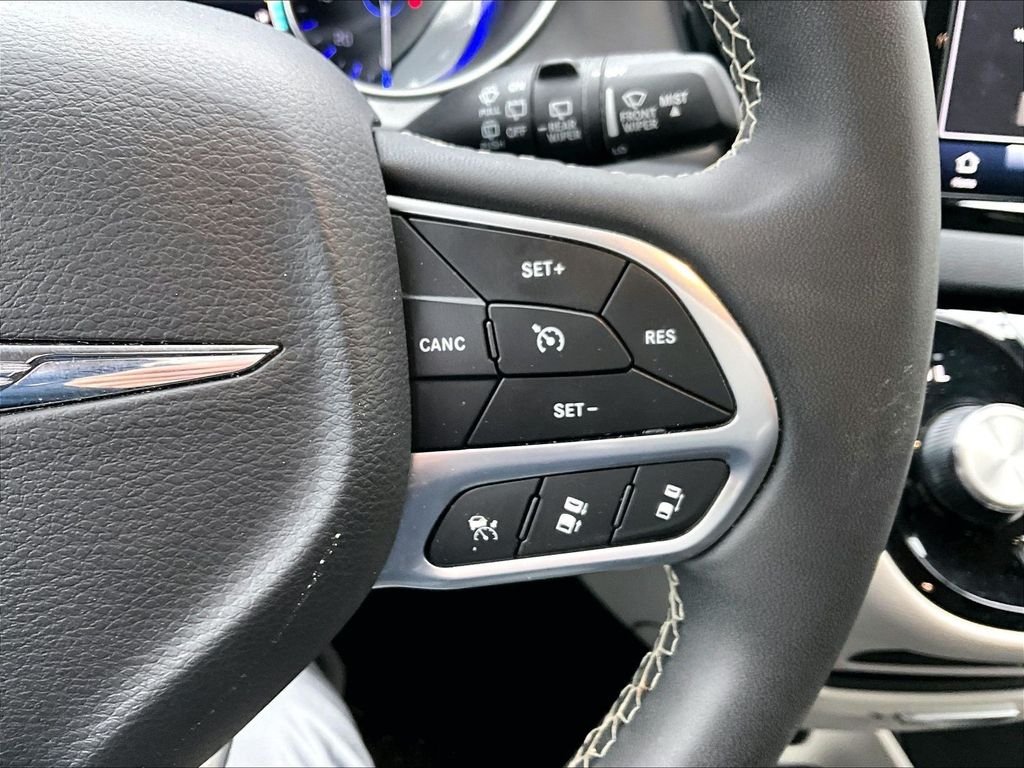 Used 2023 White Chrysler Touring L image 24