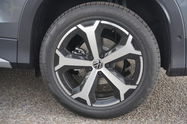 New 2026 Platinum Gray Metallic Volkswagen SE image 14