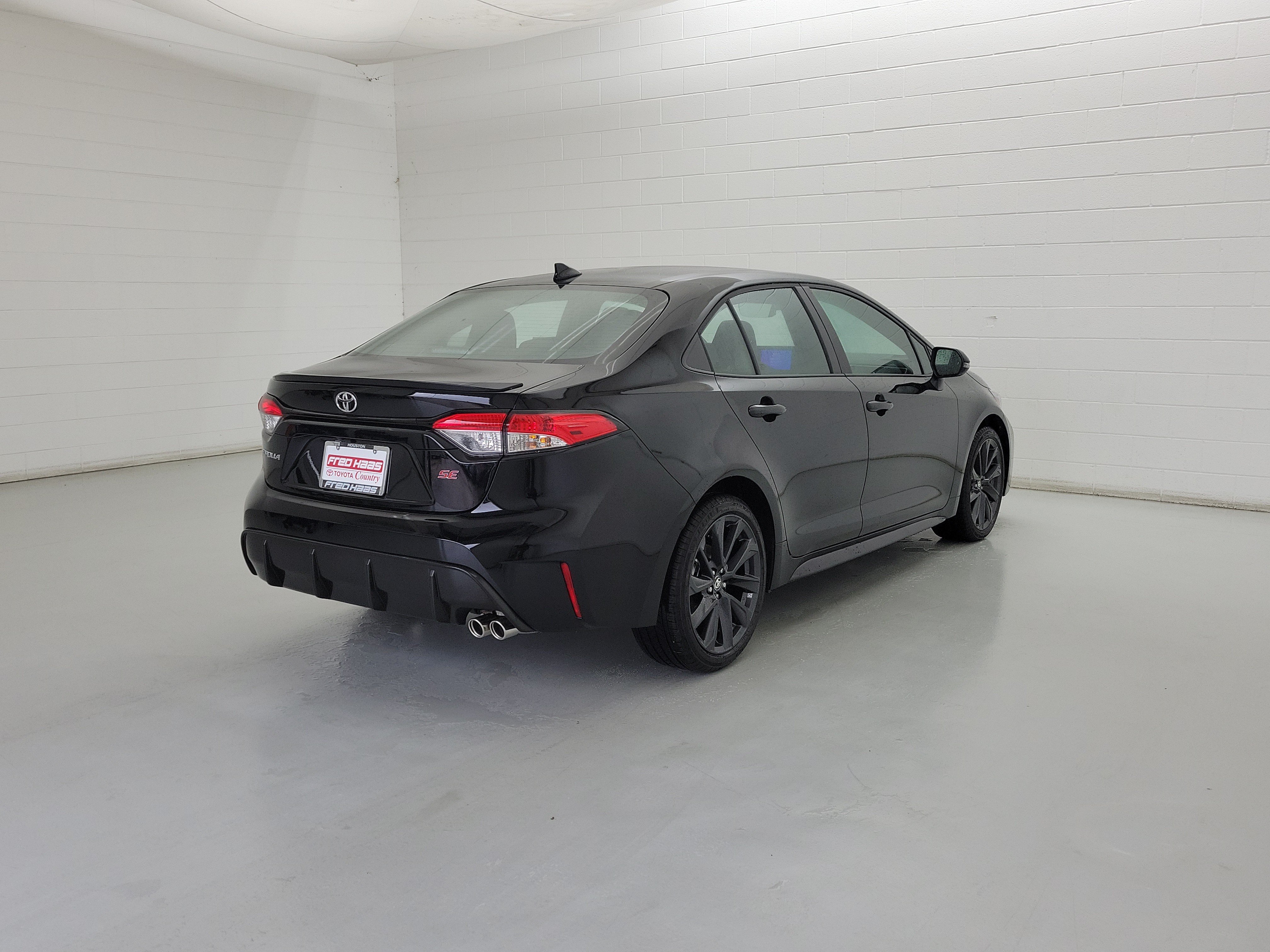 New 2026 Midnight Black Metallic Toyota  SE image 5