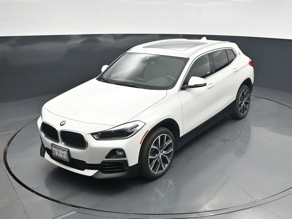 Used 2020 White BMW sDrive28i image 40