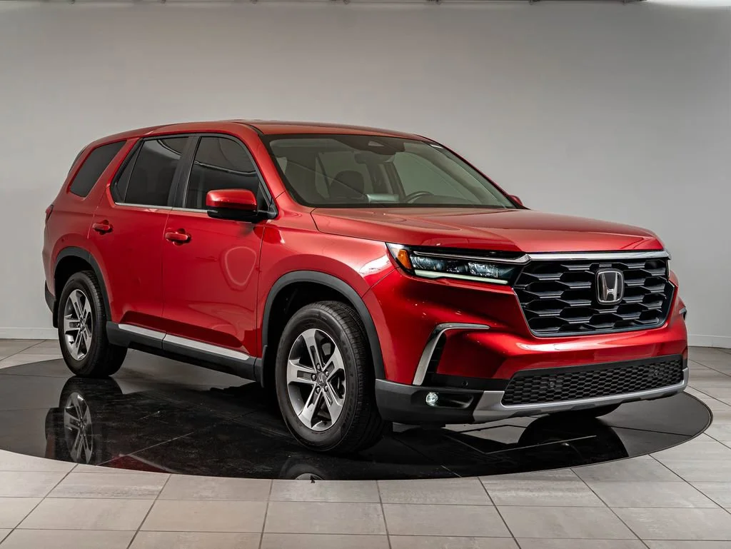 Used 2025 Radiant Red Metallic Ii Honda EX-L image 3