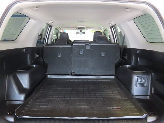 Used 2018 White Toyota SR5 Premium image 33
