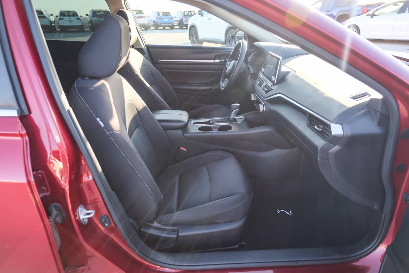 Used 2022 Scarlet Ember Tintcoat Nissan 2.5 SV image 18
