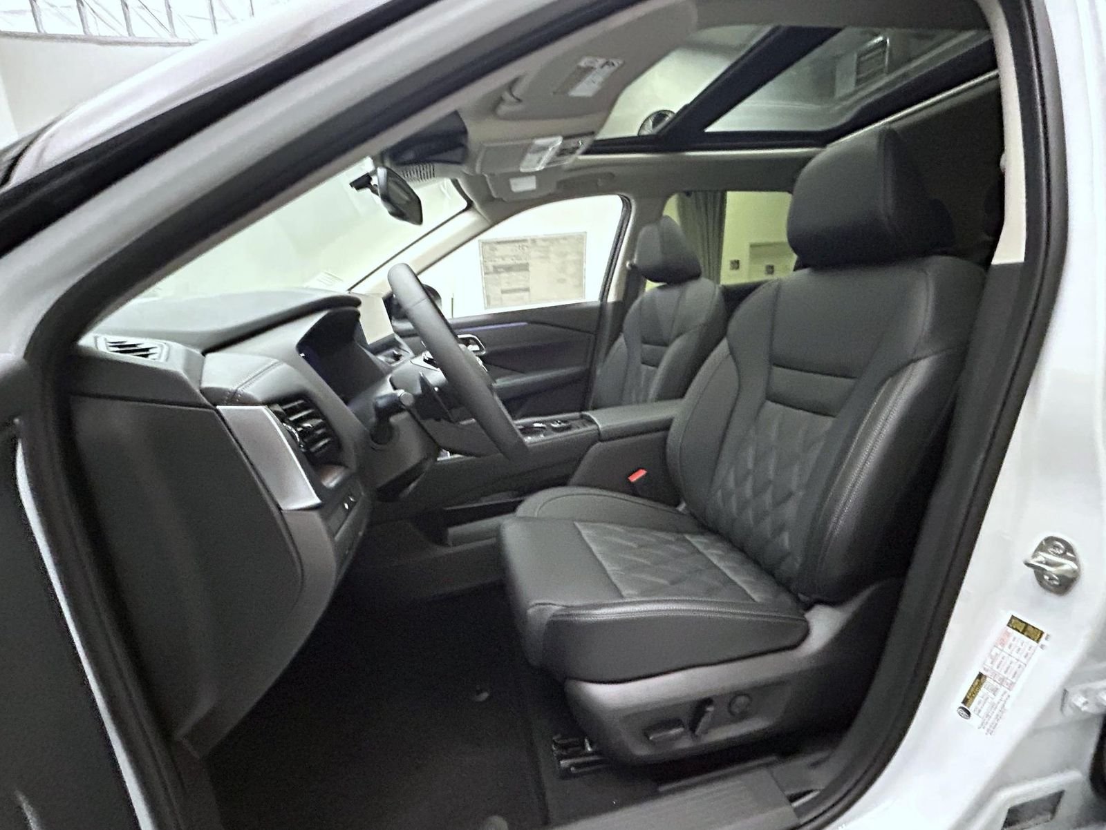 New 2026 White/off-white Nissan Platinum image 10