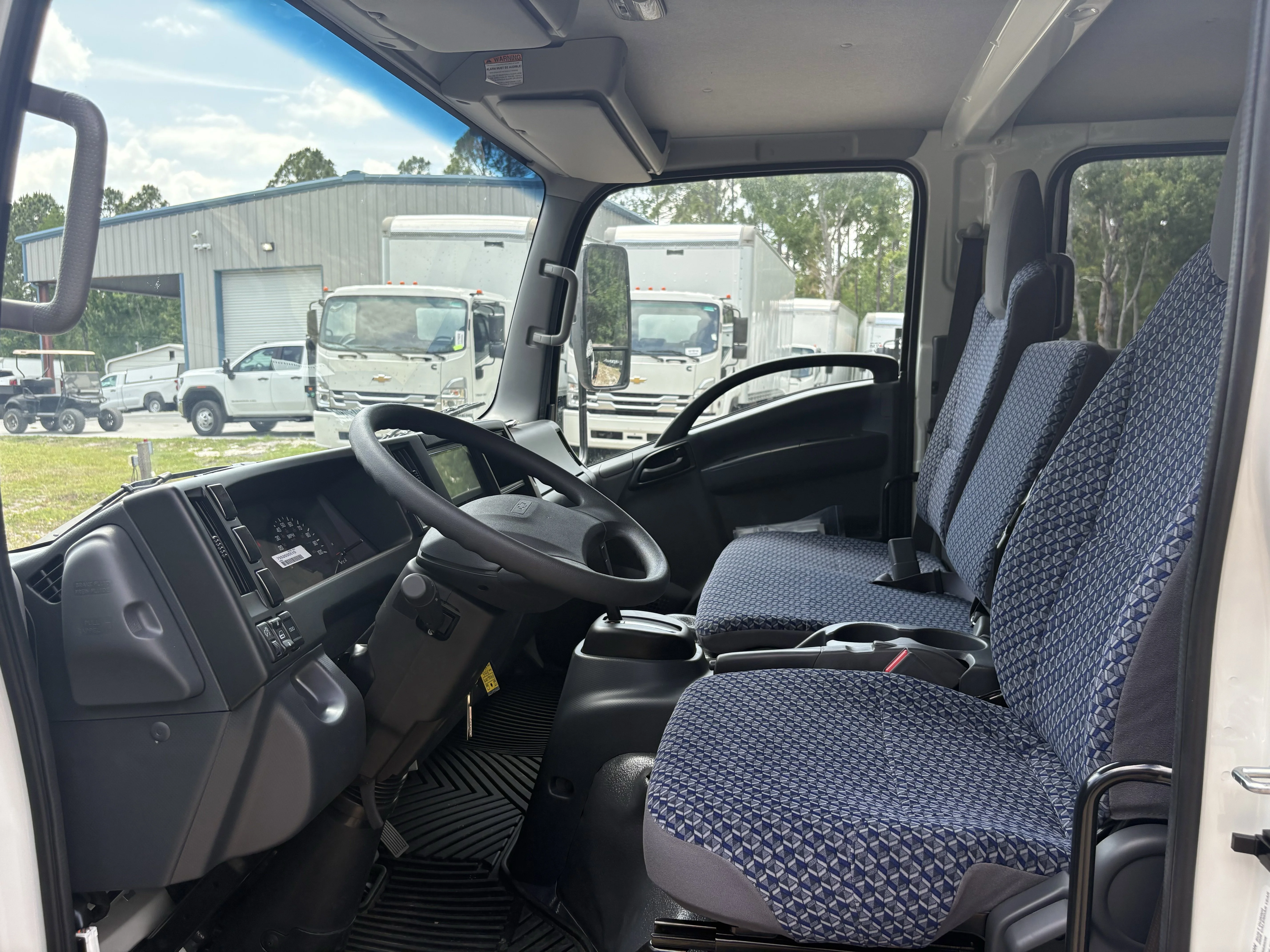 2026 Chevrolet Low Cab Forward 4500 Gas 150" WB Crew Cab's photo