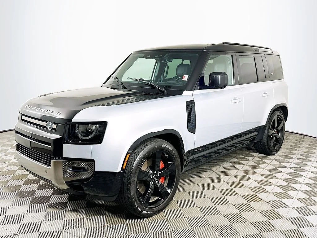 2021 Land Rover Defender X's photo