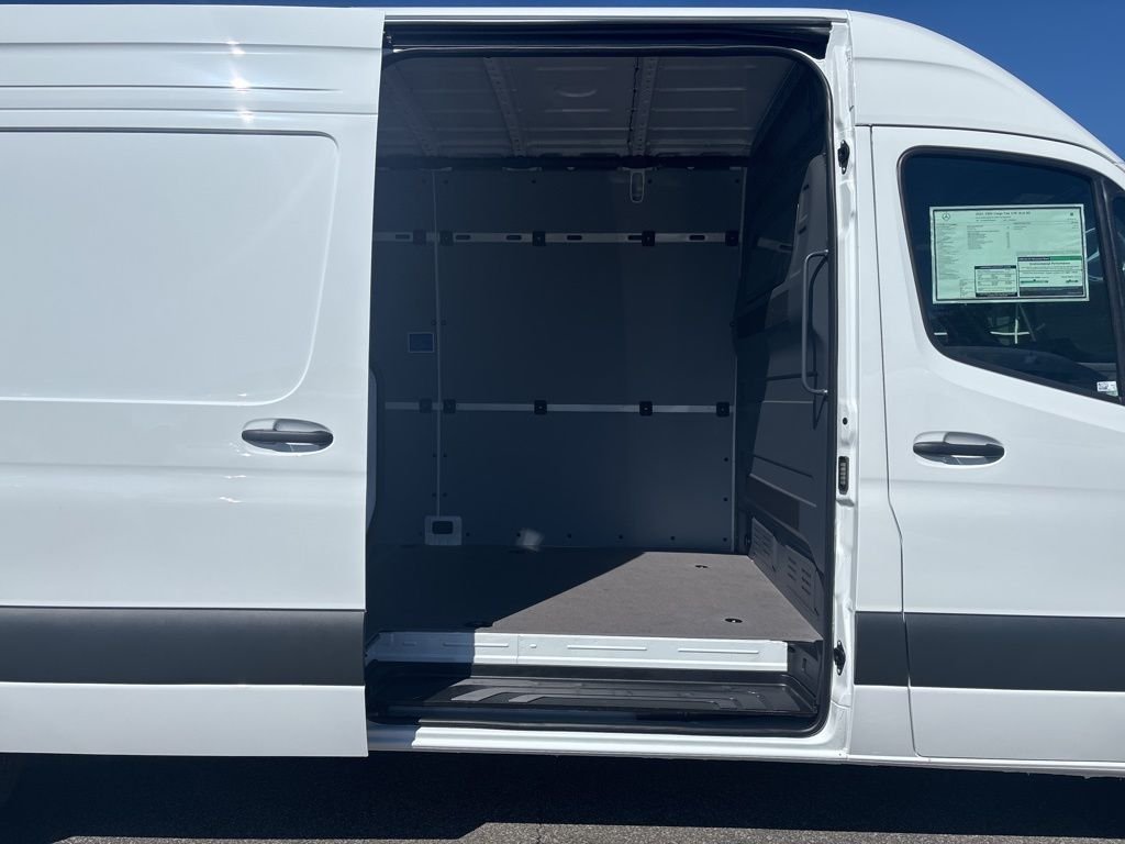New 2026 Arctic White Mercedes-Benz Cargo 170 WB image 19
