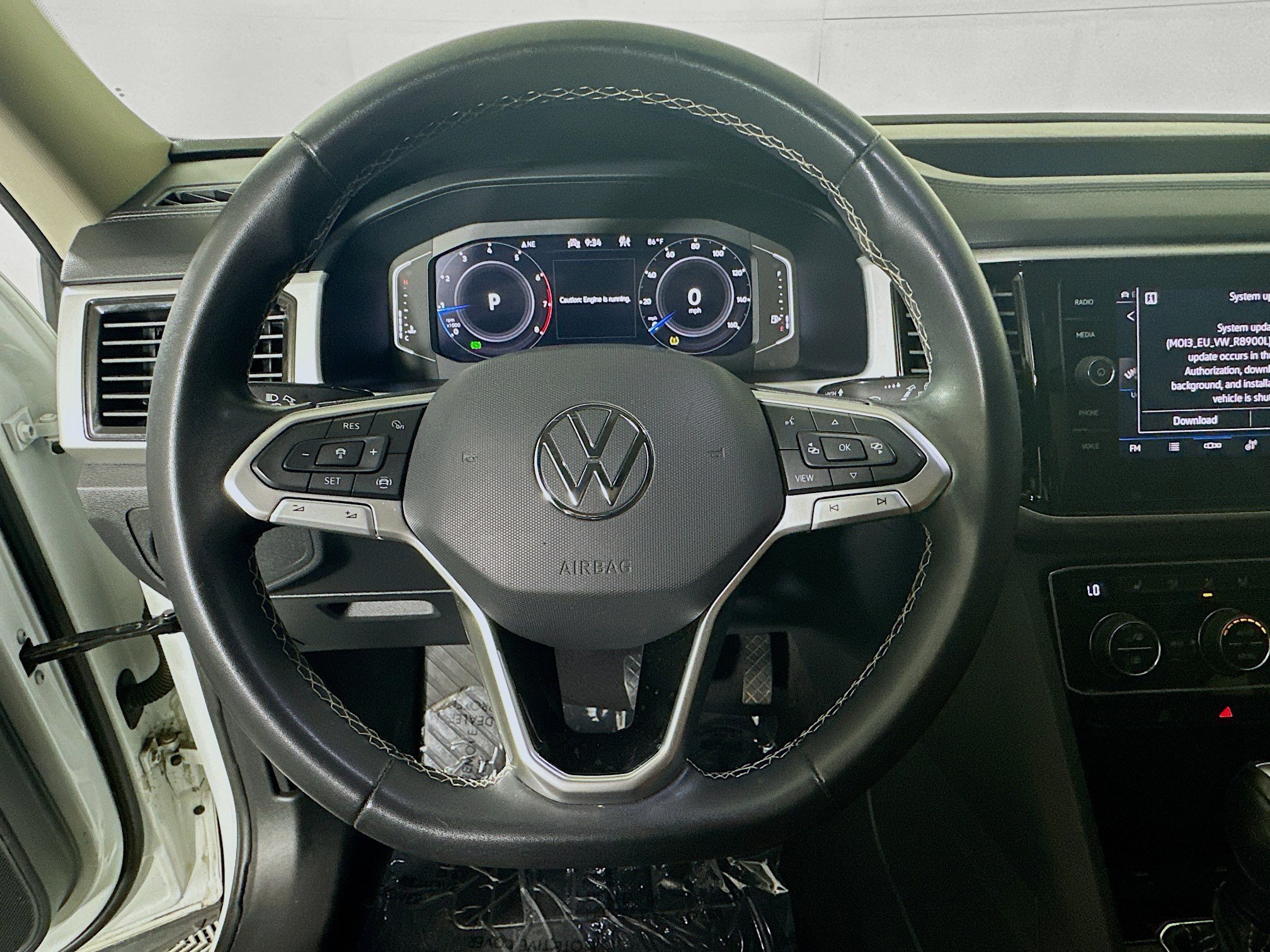 Used 2022 White Volkswagen 3.6L V6 SE w/Technology image 15