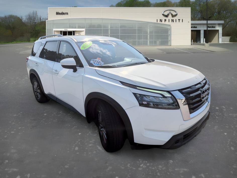 Used 2025 Glacier White Nissan SV image 2