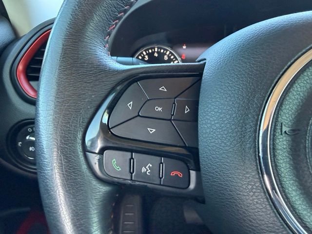 Used 2022 Alpine White Clearcoat Jeep Trailhawk image 18