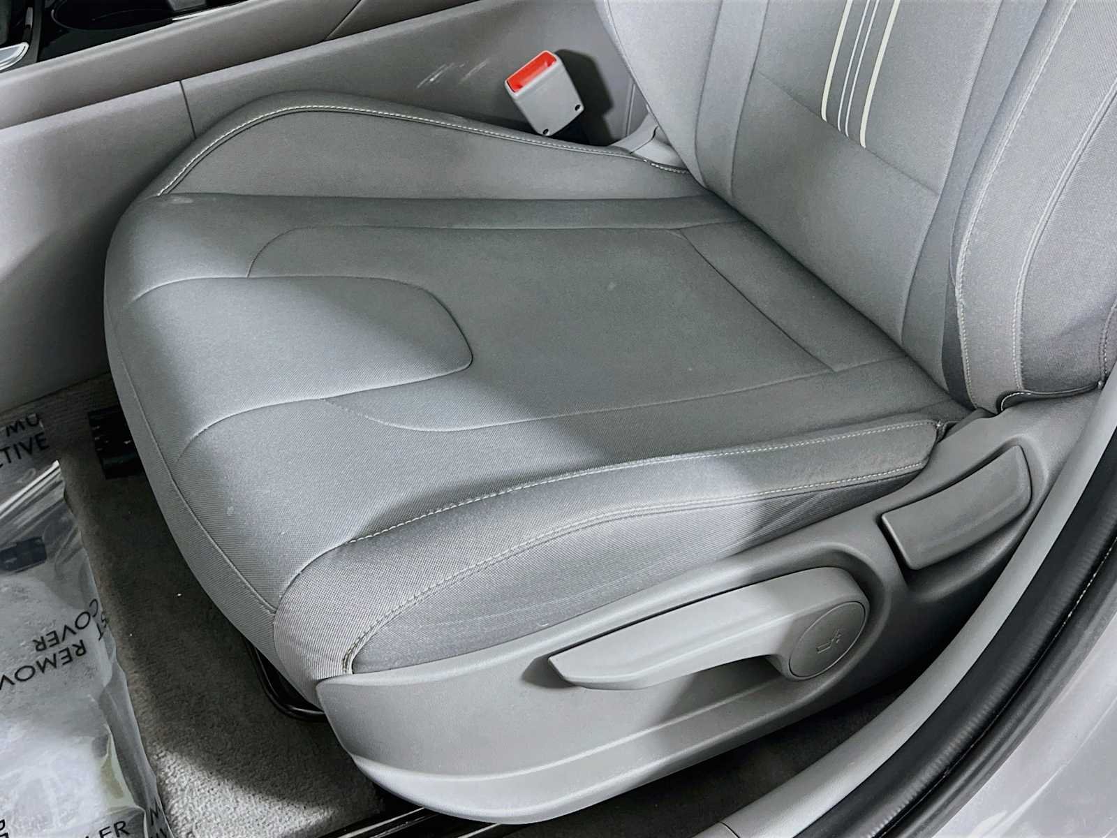 Certified Used 2023 Fluid Metal Hyundai SEL image 20