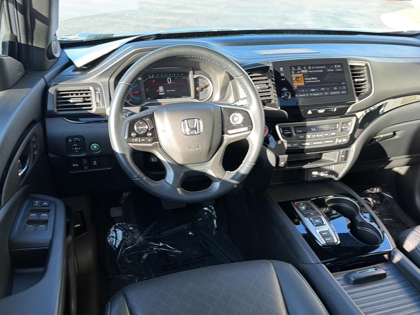 Used 2021 Lunar Silver Metallic Honda Touring image 19