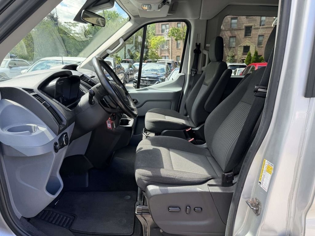 Used 2016 Ingot Silver Ford XLT image 4