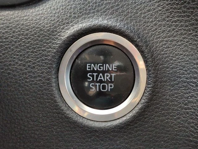 Used 2022  Toyota SR5 image 23