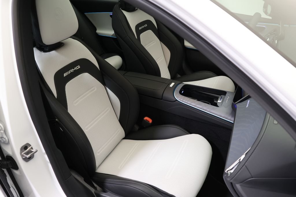 New 2027 MANUFAKTUR Moonlight White Magno Mercedes-Benz E 53 AMG® image 50