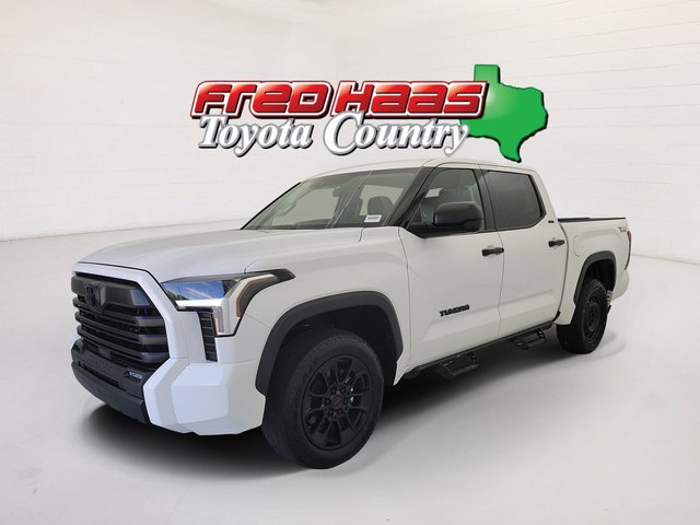 2023 Toyota Tundra 4WD SR5