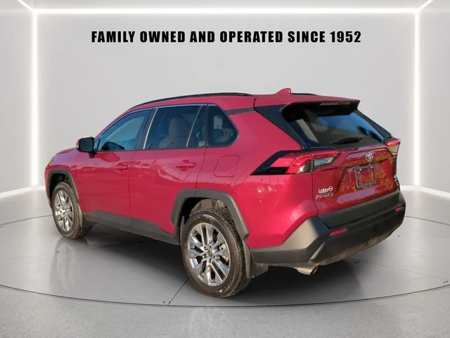 Used 2024 Red Toyota XLE Premium image 4