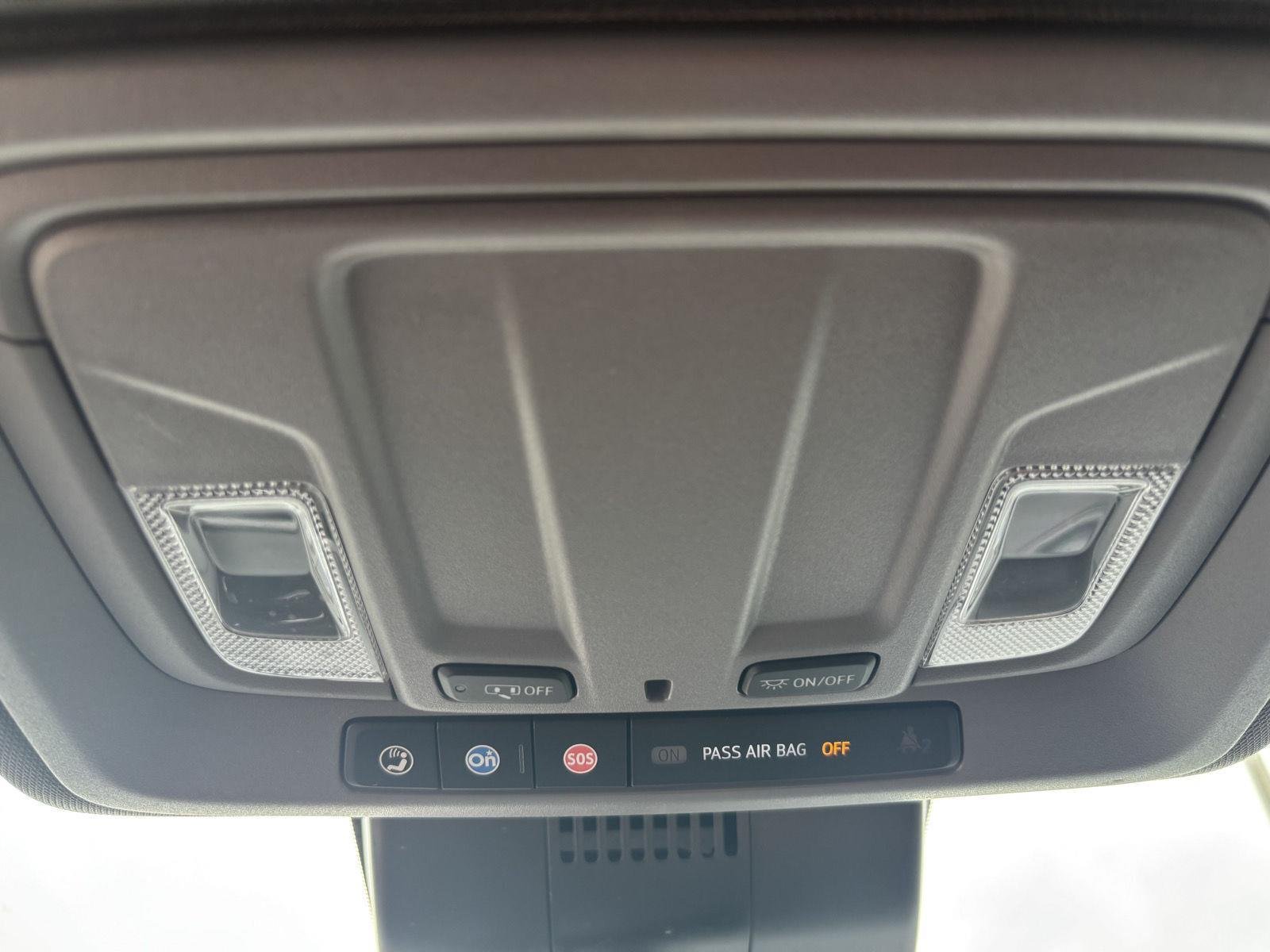 Used 2022 Blue Metallic Chevrolet RST image 27