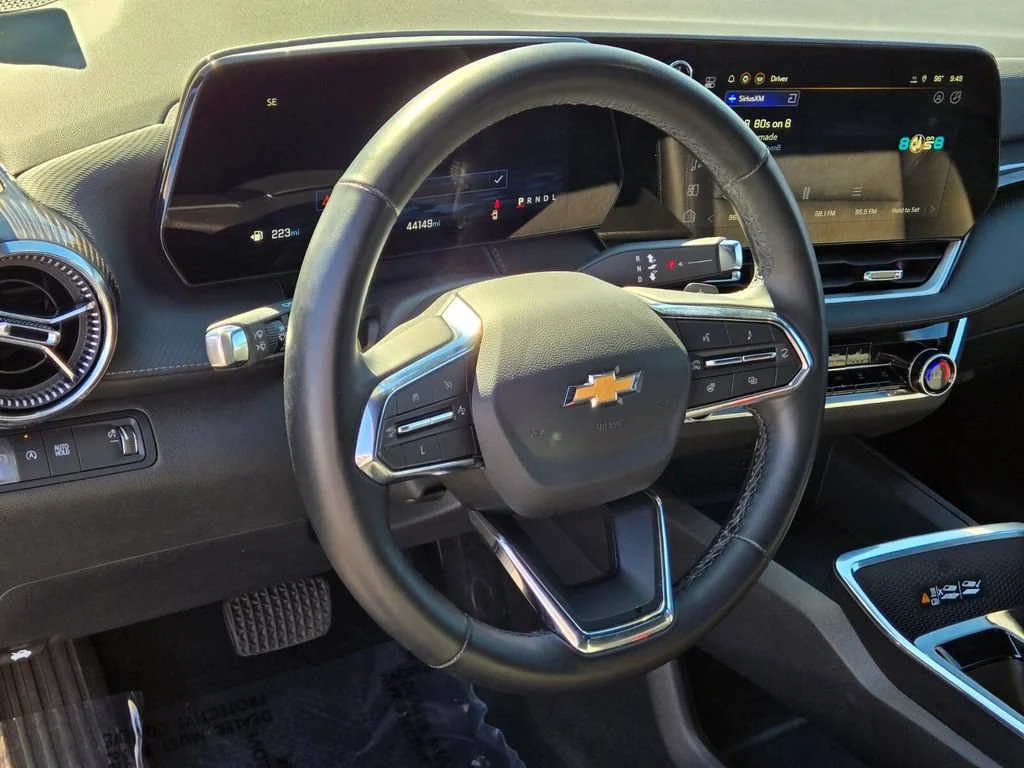 Used 2025 Sterling Gray Metallic Chevrolet LT image 18