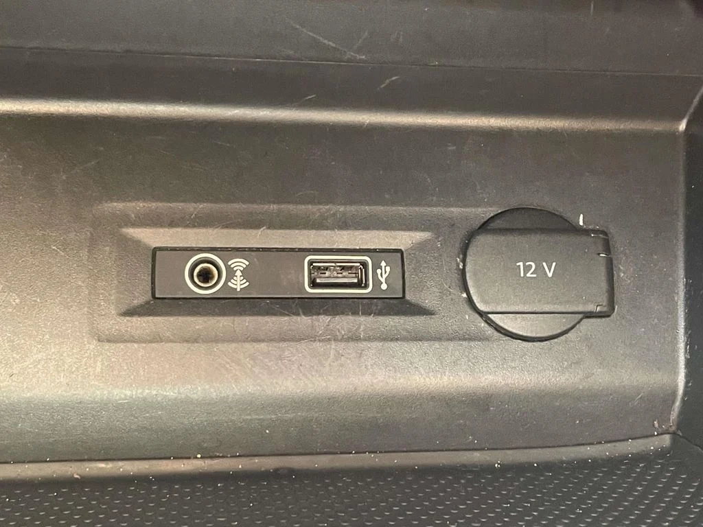 Used 2019 Black Volkswagen SEL image 31