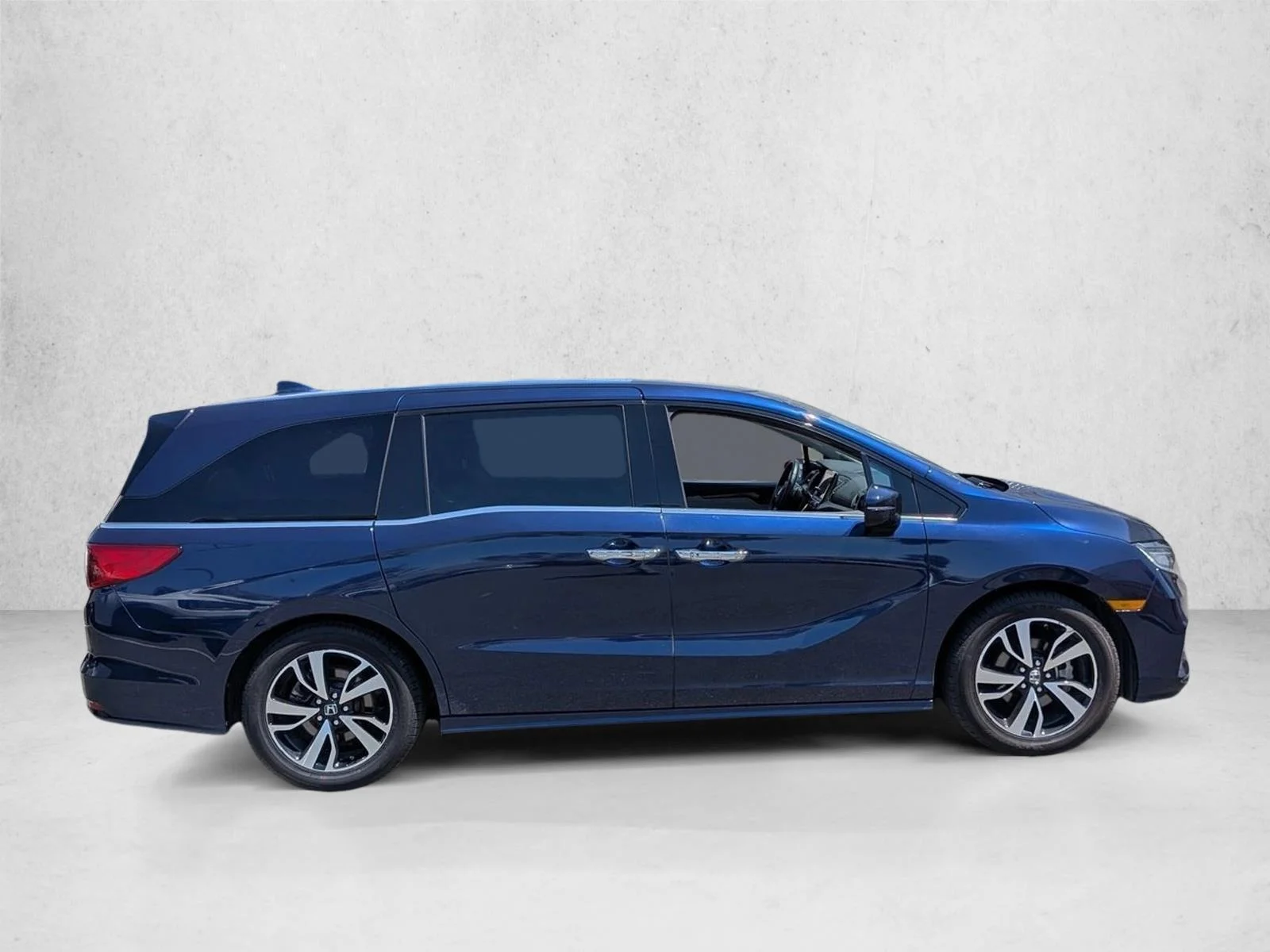 Used 2019 Blue Honda Elite image 4