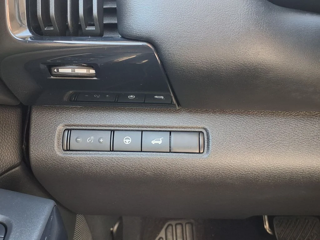 Used 2025 Blue Nissan SV image 37