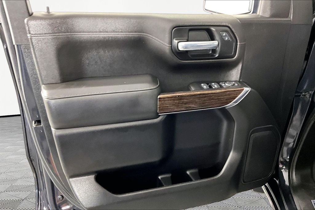 Used 2020 Black GMC SLE image 20