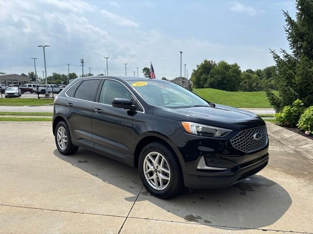 Used 2024 Black Ford SEL image 32