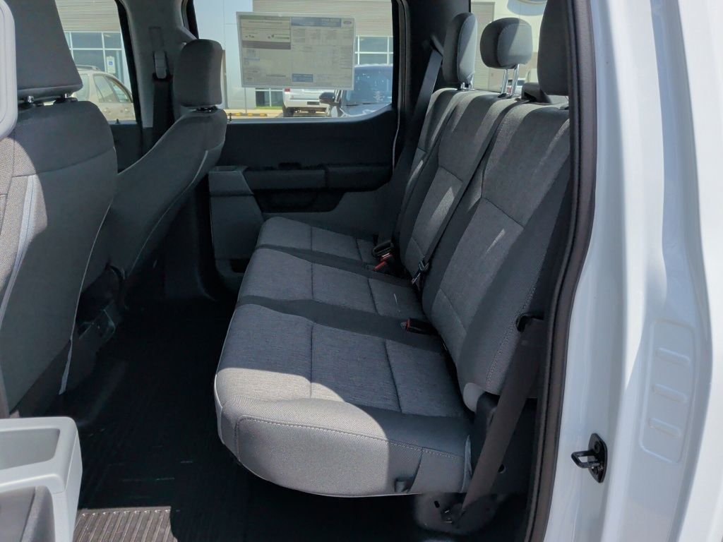 New 2026 Oxford White Ford F-350® XL image 32