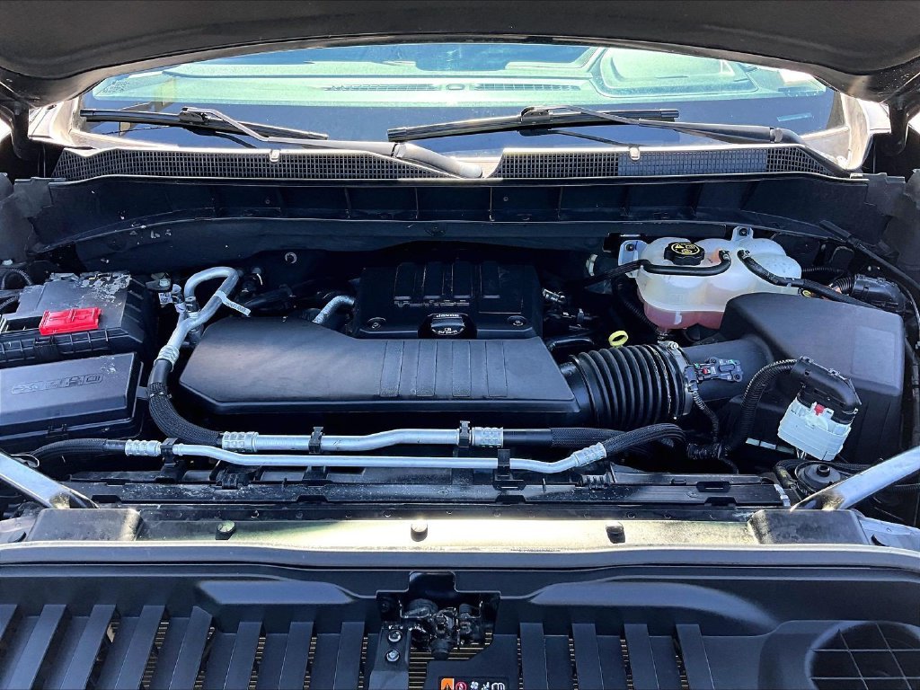 Used 2023 Gray Chevrolet LT image 30