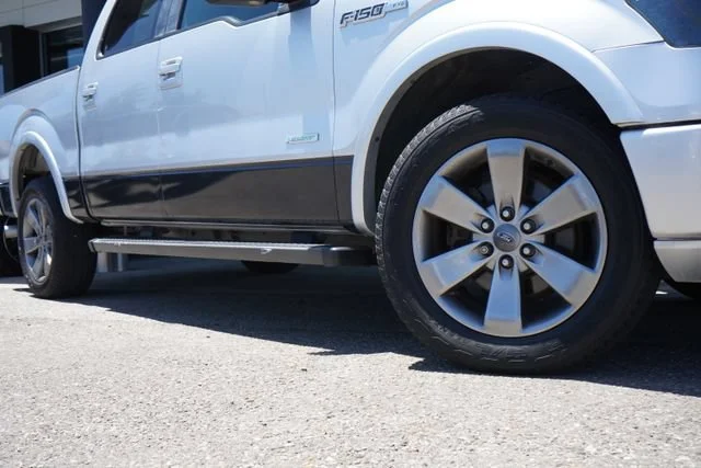 Used 2014  Ford XL image 10