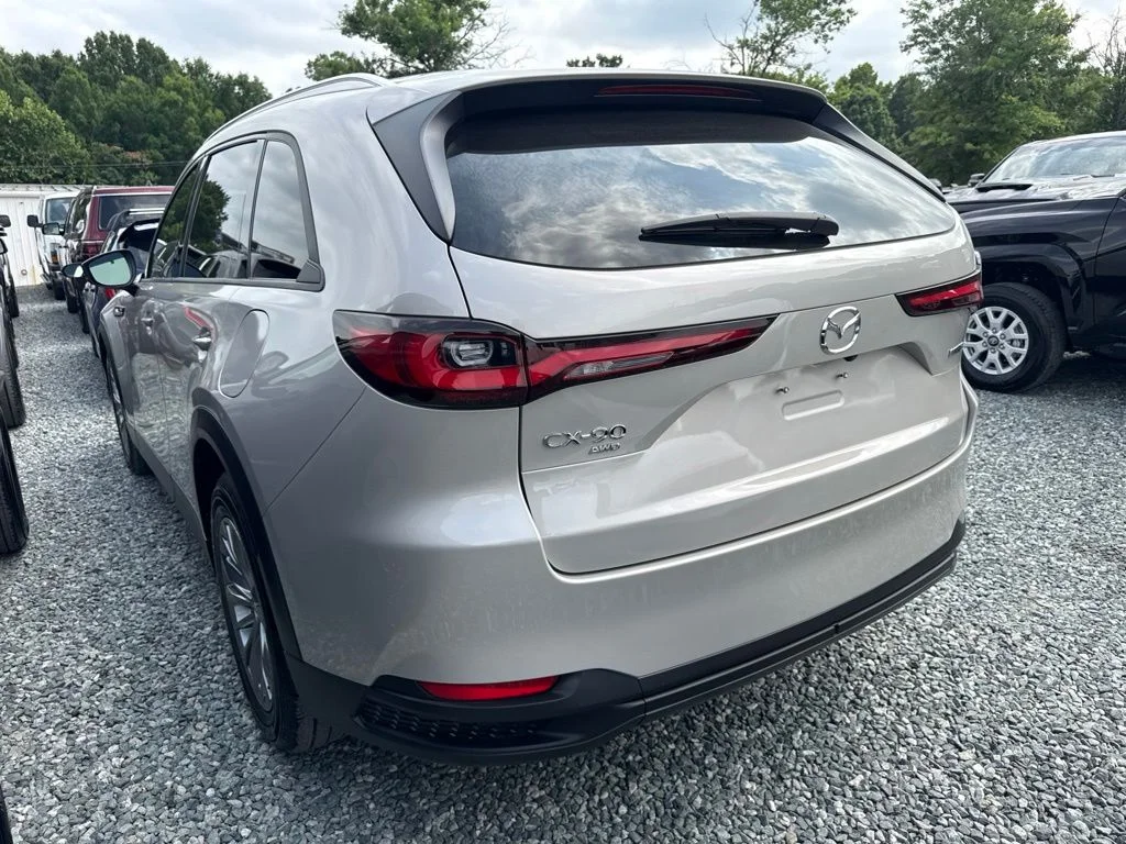 Used 2024 Silver Mazda Preferred image 5