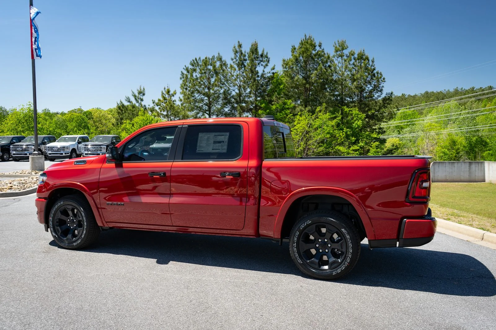 New 2026 Molten Red Pearl-Coat Exterior Paint RAM Big Horn/Lone Star image 7