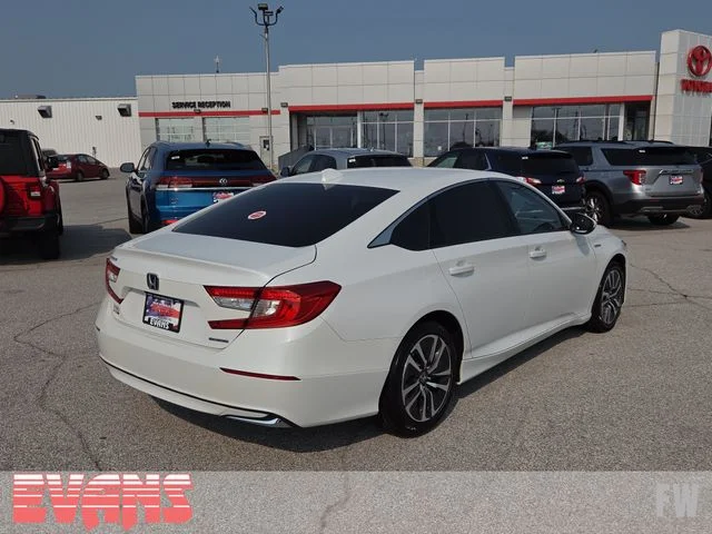 Used 2021 White Honda Base image 28