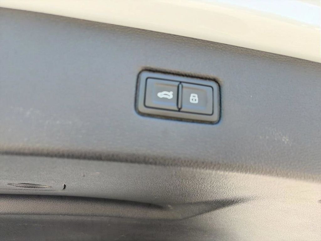 Used 2022 White Audi 55 Premium Plus image 8
