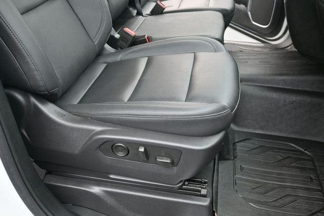 Used 2025 White GMC SLT image 32