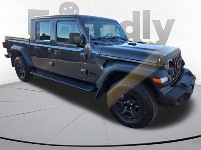 Used 2022 Gray Jeep Sport image 3