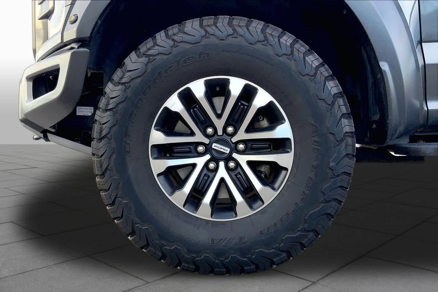 Used 2019 Magnetic Metallic Ford Raptor image 21